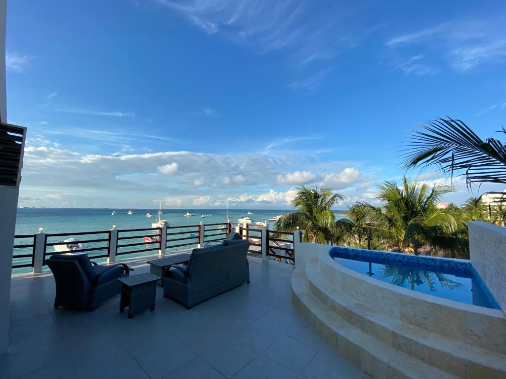 Transfer from Cancun to Cuxos Hotel Beachfront Isla Mujeres